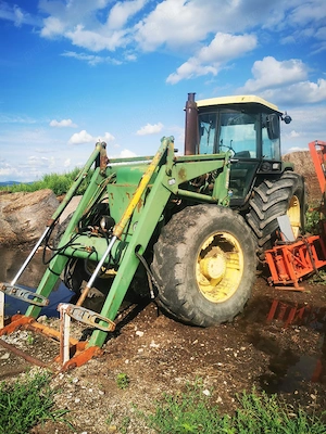 Vând John deere 4240  - imagine 3