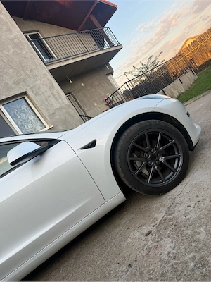 tesla model 3 2020 standard range plus  - imagine 6