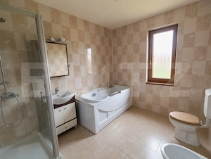 Casă cu vedere panoramică , teren 2330 mp și garaj - imagine 5