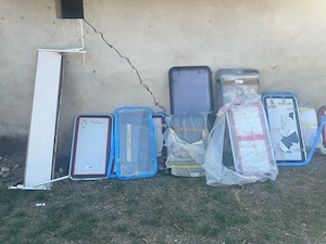 Vand Geamuri pentru Rulota Caravana 