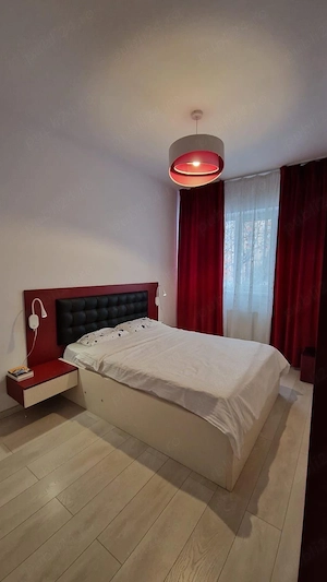 Pat matrimonial cu noptiere și saltea incluse 140 x 190 cm