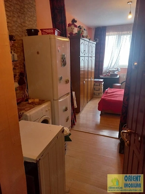 Abator, garsoniera de vanzare, etaj 3, mobilata - imagine 3