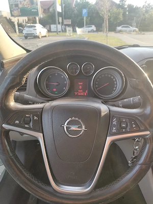 Opel Insignia  - imagine 9