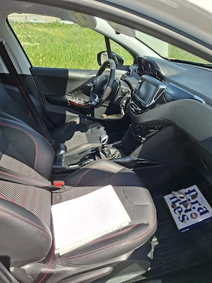 Peugeot 2008 - imagine 4