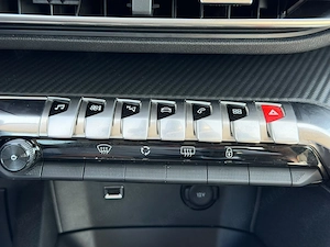 Peugeot 3008 - imagine 9