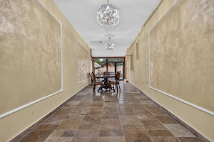 Casă complet renovată în zona ultracentrală | Pecica - imagine 3