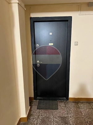 Apartament 3 camere decomandat Piața Rogerius - imagine 2