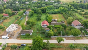 Casă cu teren generos, ideală pentru familie sau investiție - imagine 3