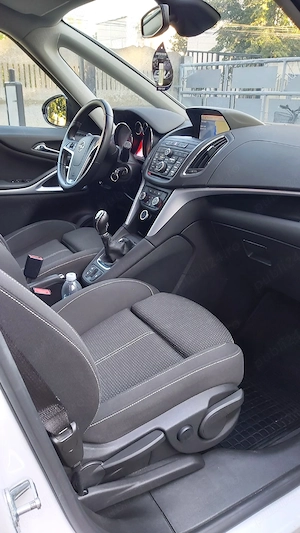 Opel Zafira 2013 euro6 - imagine 9