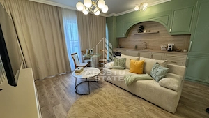 Penthouse cu terasa de 70 mp , zona Mehala - imagine 2