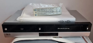 Video VHS combo recorder DVD nou LG