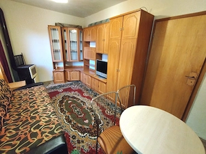 Închiriez o camera la casa in zona Calea Sagului - imagine 2