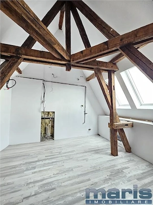 Apartament 3 camere 2 bai Ultracentral 95 mp la mansarda - imagine 2