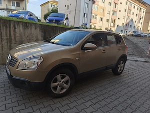 Nissan Qashqai 2.0 dCi 4x4   150 CP   2008   3.500   negociabil
