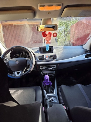 Vand mașină Renault Megane in stare foarte bună  - imagine 2