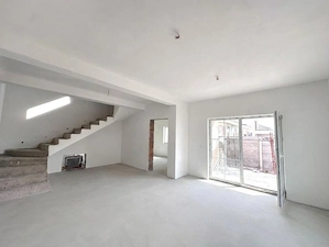 Duplex 4 camere despartit prin garaj - Mosnita Noua in zona excelenta