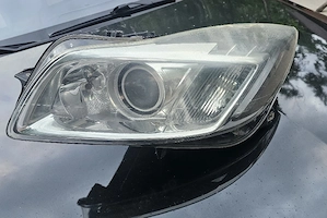 Far stânga Opel Insignia 