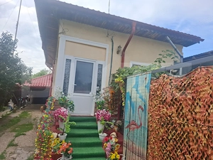 Casa de vanzare, 90 mp, teren 1980 mp, zona Titu - imagine 2