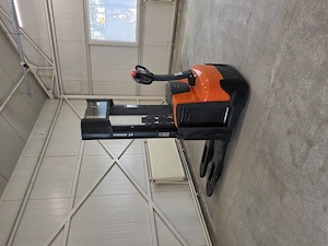 Stivuitoare Toyota ( Vanzare Inchiriere ) transpaleta stivuitor electric ( diverse modele Garantie ) - imagine 11
