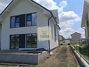 Casa Individuala cu 5 camere 3 bai  terasa  in Sura Mare - imagine 3