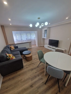 De Inchiriat 2 camere Decebal, decomandat, renovat recent
