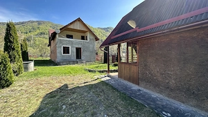 Casa cu teren 770mp langa râu Lotrioara - imagine 6