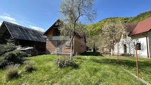 Casa cu teren 770mp langa râu Lotrioara