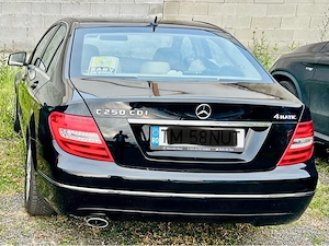 Vând Mercedes-Benz C 250 CDI,  Model W204 - imagine 2