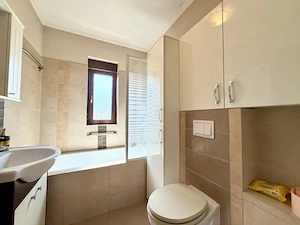 DE INCHIRIAT - Apartament 2 camera, etaj 1 - zona centrala Dumbravita  - imagine 5