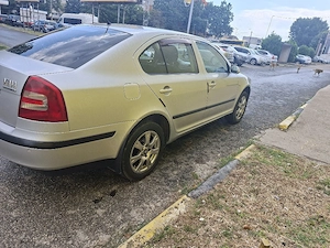 Vând Skoda Octavia 1.6 Benzină  - imagine 5