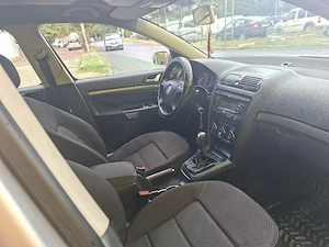 Vând Skoda Octavia 1.6 Benzină  - imagine 4