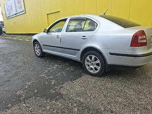 Vând Skoda Octavia 1.6 Benzină  - imagine 2