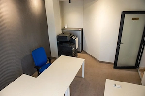 Birouri moderne de închiriat – complet mobilate și echipate - imagine 6