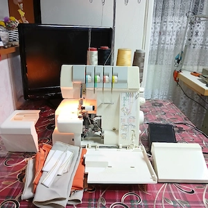 Masina de cusut si surfilat cu 2 ace overlock PFAFF HOBBYLOCK 4762 