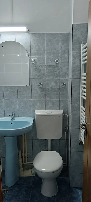 Vând ap. 1 cameră, 32 mp, mobilat, zonă bună. Preț fix 45000 euro, detalii la te.    - imagine 3