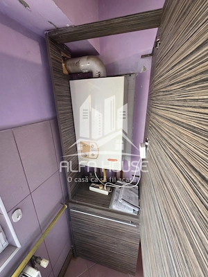 Vând ap.2 camere decomandat, etaj 3, zona Lunca - imagine 5