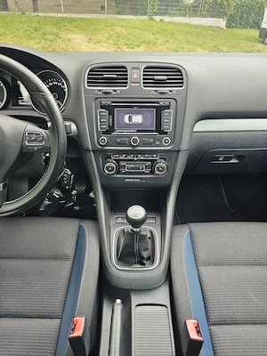 VW Golf 6 1.4TSI TEAM Navigatie Parkassist Clima ÎncălzireScaune PilotAuto Bluethoot Euro5  - imagine 13