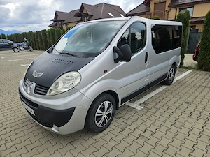 Renault Trafic 8+1 locuri
