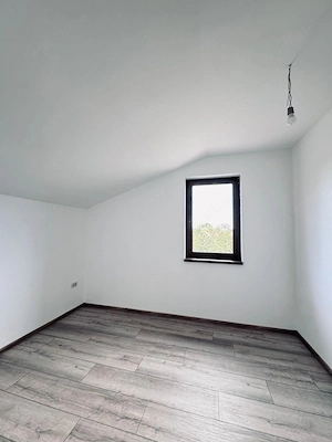 AV700 Duplex 5 camere, Chisoda, la asfalt, zona linistita, P+1E - imagine 4