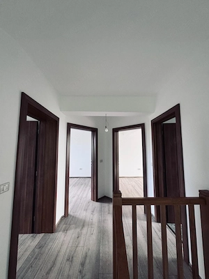 AV700 Duplex 5 camere, Chisoda, la asfalt, zona linistita, P+1E - imagine 10