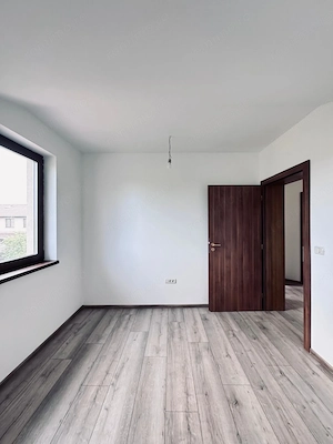 AV700 Duplex 5 camere, Chisoda, la asfalt, zona linistita, P+1E - imagine 5