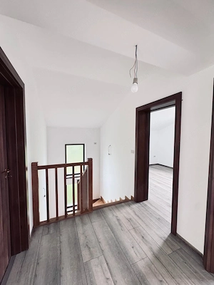 AV700 Duplex 5 camere, Chisoda, la asfalt, zona linistita, P+1E - imagine 3
