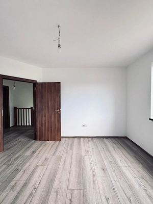 AV700 Duplex 5 camere, Chisoda, la asfalt, zona linistita, P+1E - imagine 7