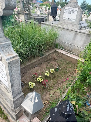 Loc de veci cimitir Izvoare Bacau
