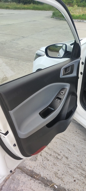 Vând autoturism Hyundai I20 - imagine 5