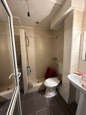 De vanzare apartament cu 2 camere si 2 bai, situat pe Bd. Roman Musat, decomandat Pret 52000euro - imagine 10