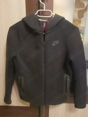 Hanorac Nike Tech, 11-12 ani, 147-158cm