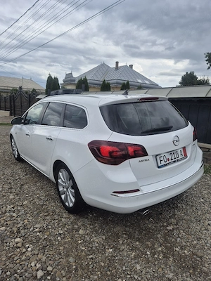 Opel Astra J an 2013 07 mot 2000 CDTI 163 cp Euro 5 - imagine 3