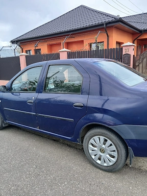 Vând Dacia logan 