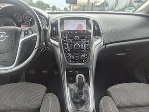Opel Astra J an 2013 07 mot 2000 CDTI 163 cp Euro 5 - imagine 6
